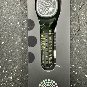 NWT Disney Black & Green MagicBand+ - Welcome Fireworks Design